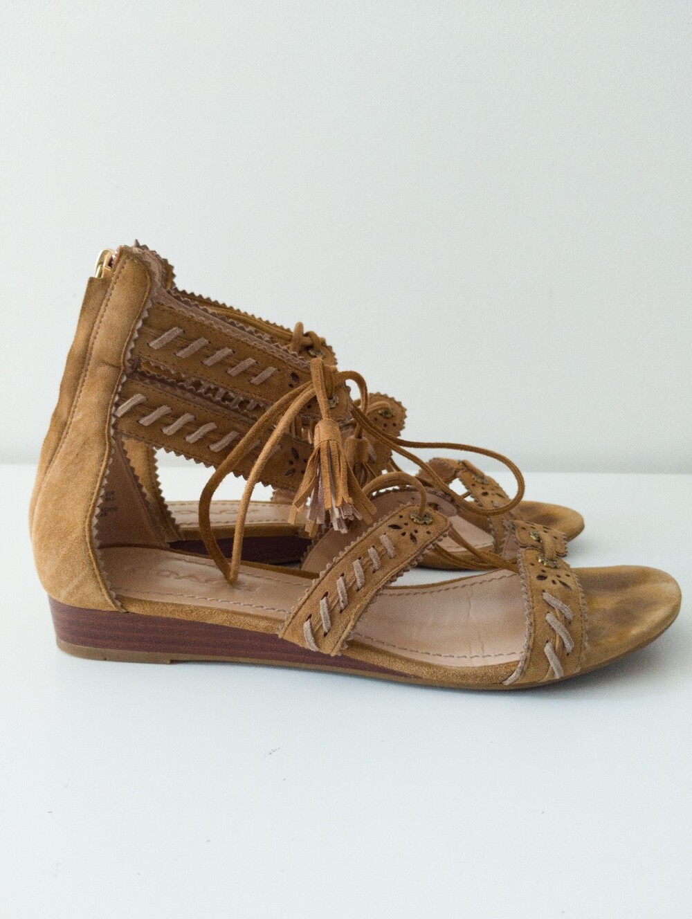 Coach Via Demi Wedge Sandals Size 9 Gladiator Cutout Tassels Back Zip